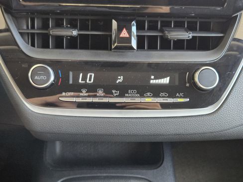 Used 2023 Toyota Corolla LE FWD image 14