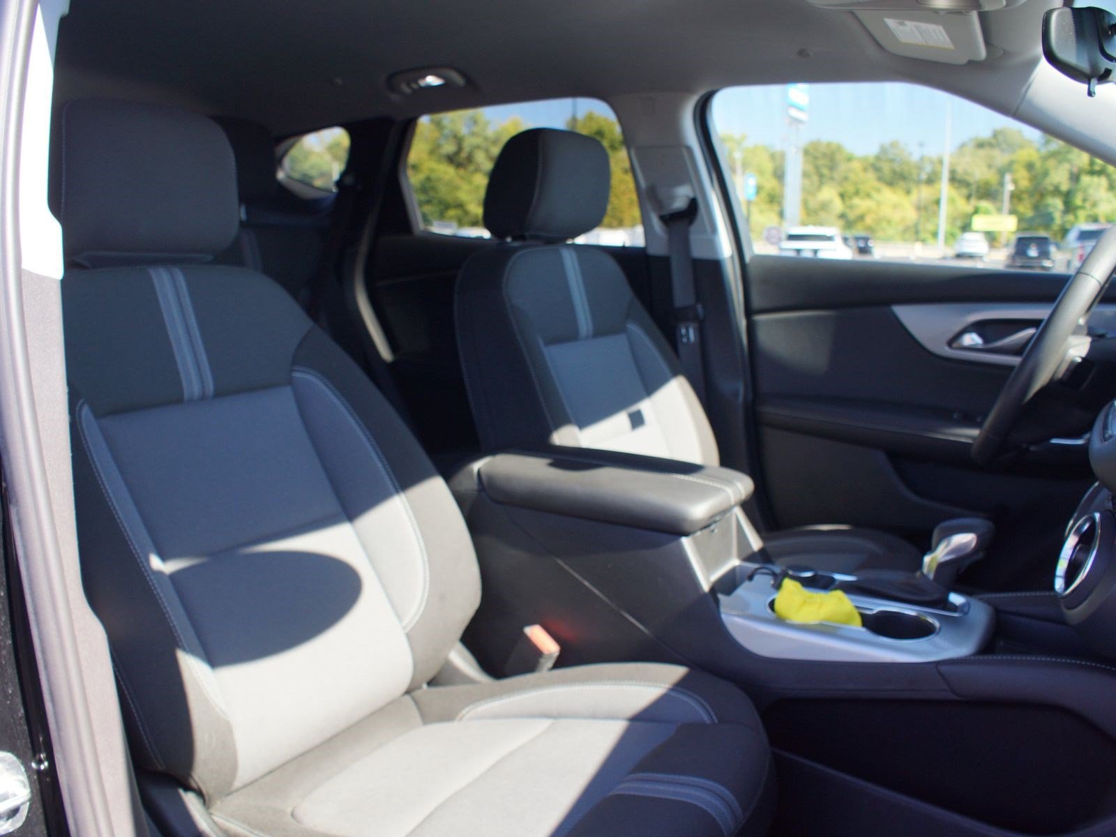 Used 2025 Chevrolet Blazer LT FWD image 21