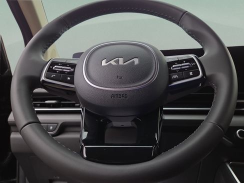 New 2026 Kia Carnival SX FWD image 11