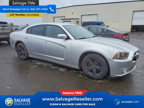 Used 2012 Dodge Charger SE RWD image 5