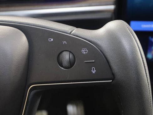 Used 2022 Tesla Model X image 42