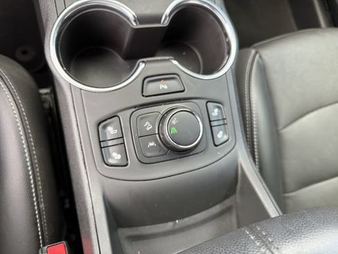 Used 2023 GMC Terrain SLT w/ Infotainment Package II FWD image 31