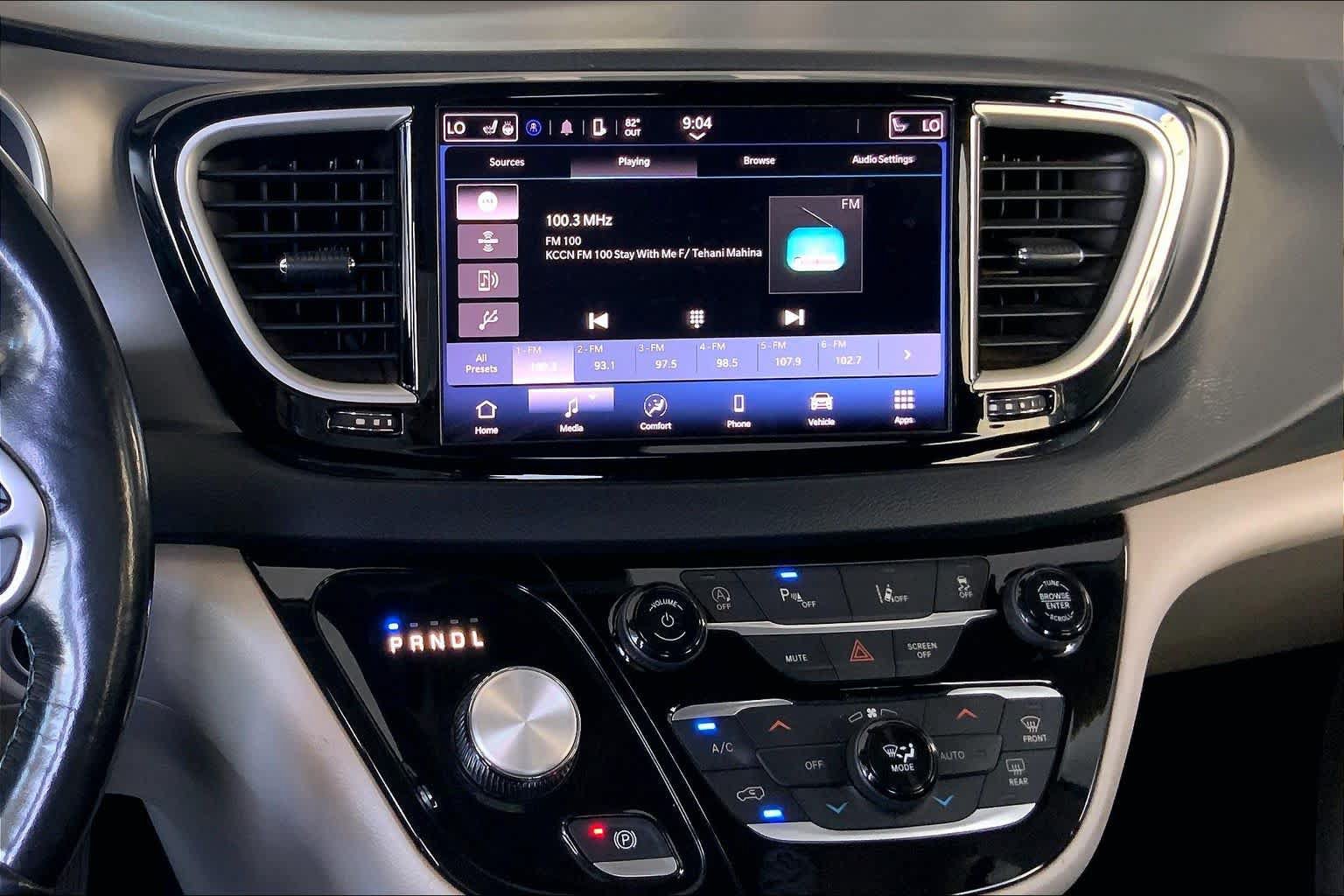 Used 2021 Chrysler Pacifica Touring-L FWD image 15