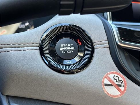 Certified 2023 Jeep Compass Limited image 39