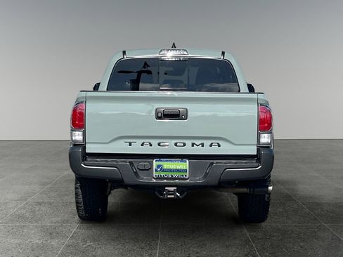 Used 2022 Toyota Tacoma TRD Off-Road AWD/4WD image 8