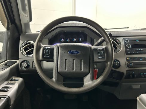Used 2014 Ford F250 XLT w/ XLT Value Package image 9