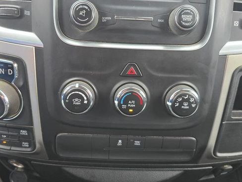 Used 2020 RAM 1500 Classic SLT AWD/4WD image 22