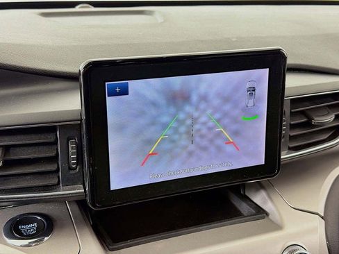 Used 2022 Ford Explorer XLT w/ Equipment Group 202A AWD/4WD image 32