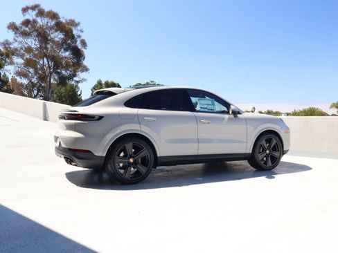 New 2026 Porsche Cayenne Coupe AWD/4WD image 8