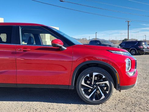 Used 2024 Mitsubishi Outlander SE image 4