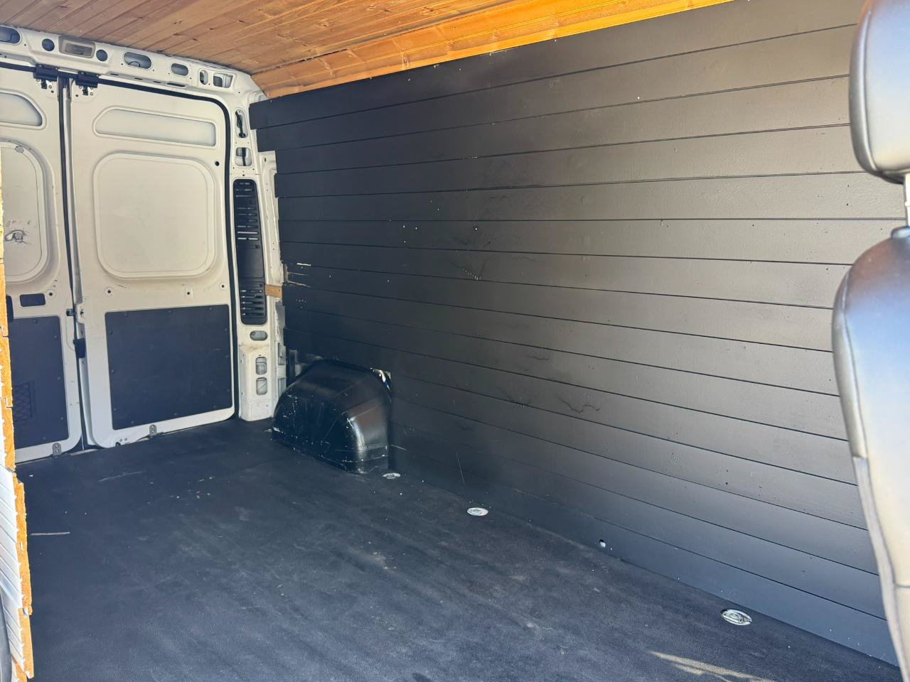 Used 2017 RAM ProMaster 2500 w/ Interior Convenience Group FWD image 14