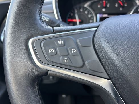 Used 2018 Chevrolet Equinox Premier image 24