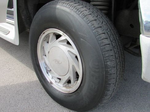 Used 2003 Ford E-150 and Econoline 150 Wagon image 36