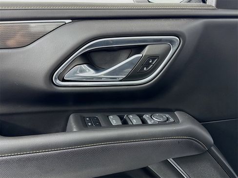 Used 2023 GMC Yukon XL AT4 image 27