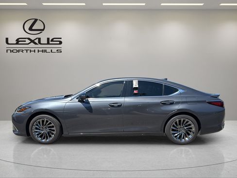 Used 2024 Lexus ES 300h w/ Technology Package FWD image 9