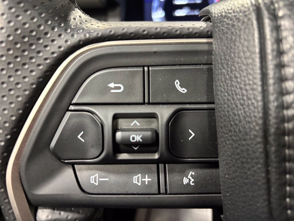 Used 2026 Toyota 4Runner Limited AWD/4WD image 18