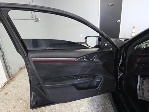 Used 2019 Honda Civic Type R image 9