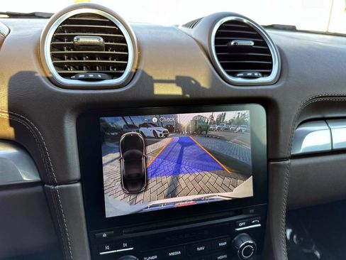 Used 2018 Porsche 718 Boxster S image 25