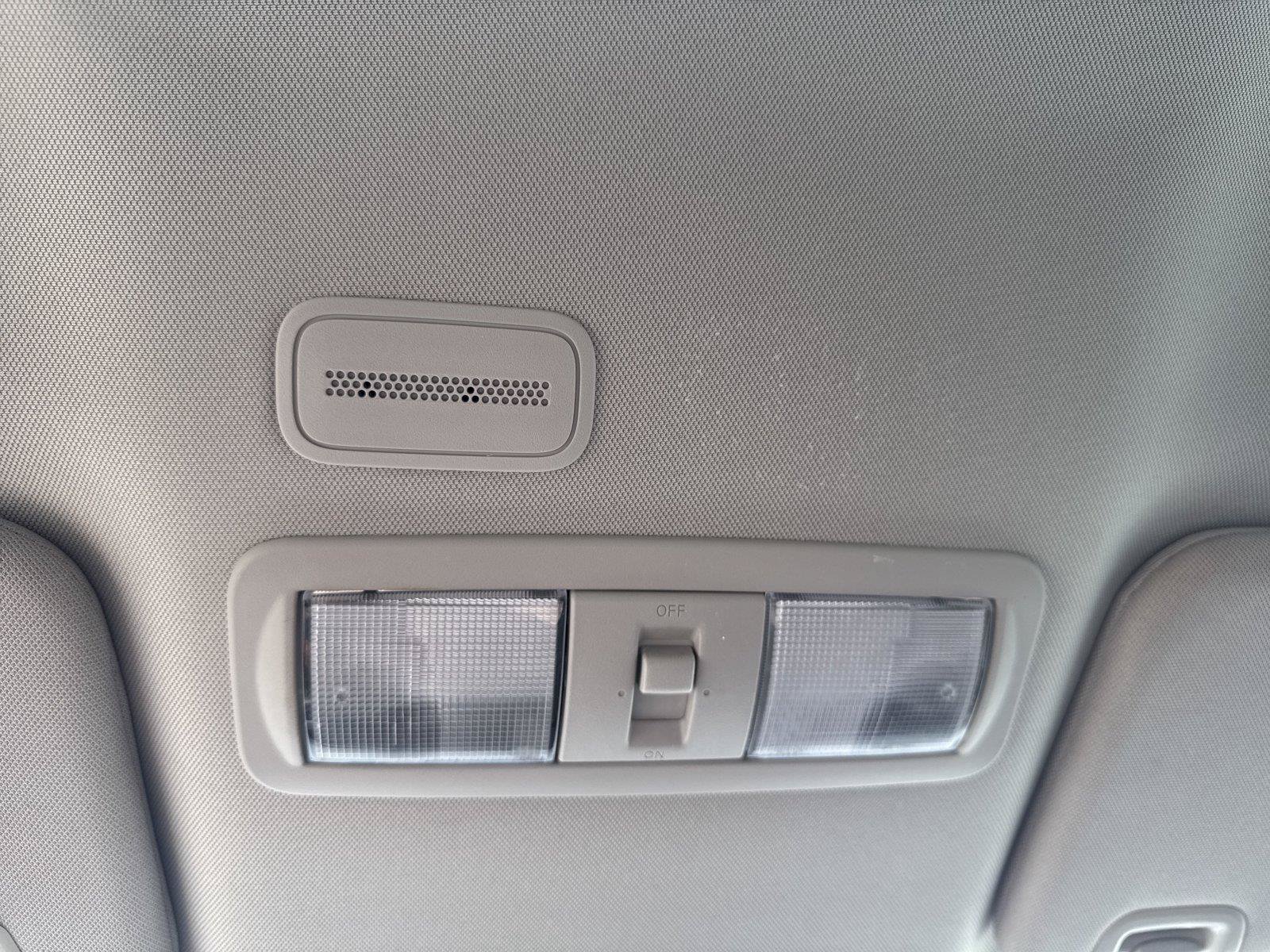 Used 2022 Nissan Titan SV RWD image 23