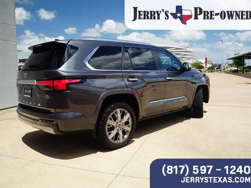 Used 2024 Toyota Sequoia Capstone AWD/4WD image 5
