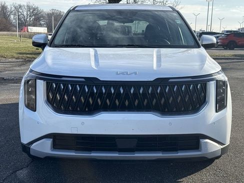 Used 2025 Kia Carnival LXS image 3