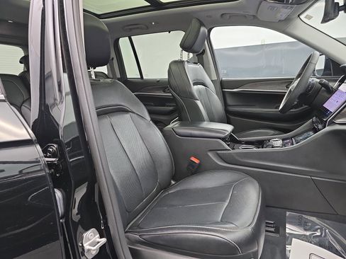 Used 2023 Jeep Grand Cherokee 4WD 4xe w/ Luxury Tech Group II image 45