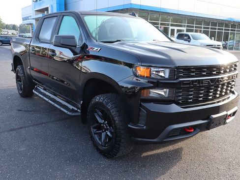 Used 2019 Chevrolet Silverado 1500 Custom Trail Boss w/ Custom Convenience Package AWD/4WD image 2
