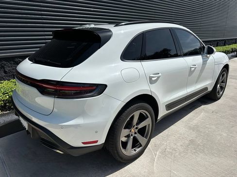 Certified 2024 Porsche Macan AWD/4WD image 10