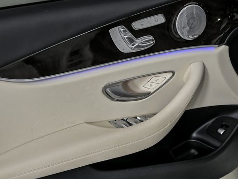 Used 2019 Mercedes-Benz E 300 4MATIC image 17