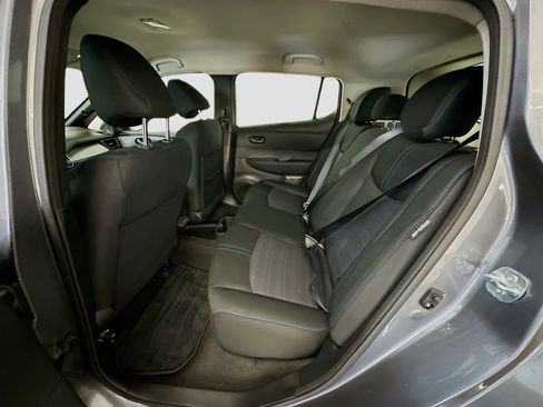 Used 2025 Nissan Leaf S image 28