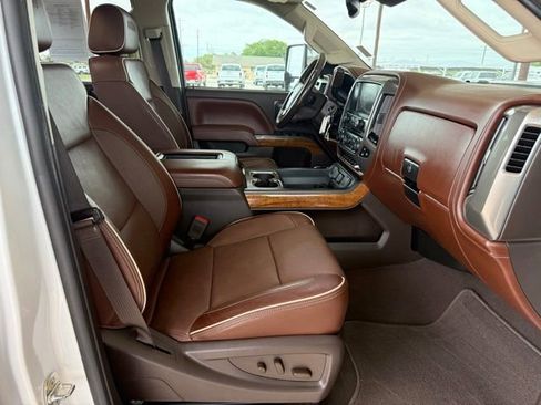 Used 2019 Chevrolet Silverado 2500 High Country w/ Duramax Plus Package AWD/4WD image 12