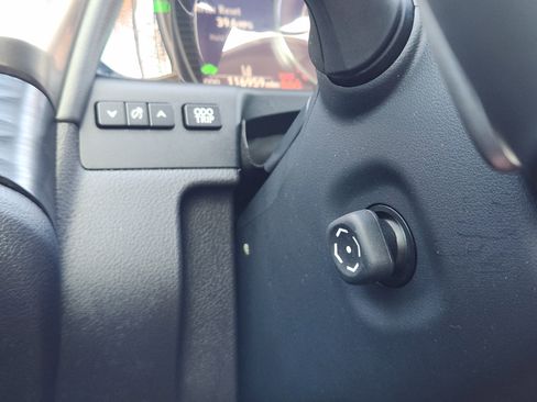 Used 2020 Lexus ES 300h w/ Premium Package image 27