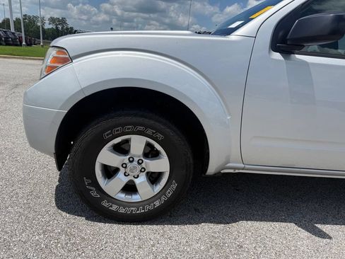 Used 2013 Nissan Frontier SV RWD image 22