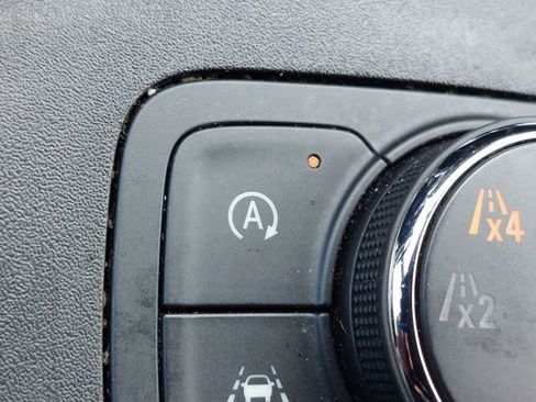 Used 2023 Chevrolet Traverse LT w/ LPO, Floor Liner Package image 31