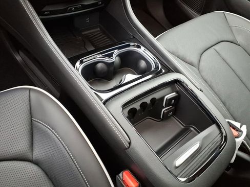 New 2026 Chrysler Pacifica Limited image 28