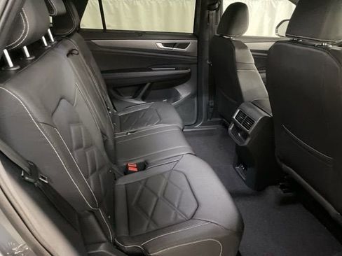 New 2026 Volkswagen Atlas Cross Sport SE AWD/4WD image 7