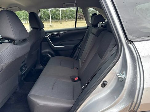 Used 2025 Toyota RAV4 LE AWD/4WD image 19