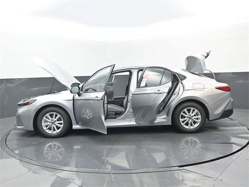 New 2026 Toyota Camry LE image 31
