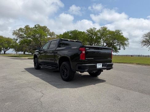 Used 2019 Chevrolet Silverado 1500 Custom Trail Boss w/ Custom Convenience Package AWD/4WD image 3