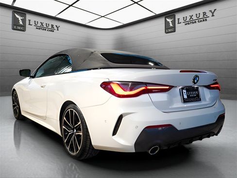 Used 2021 BMW 430i Convertible image 10