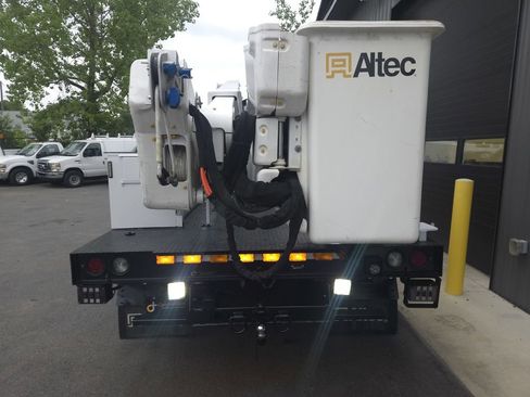 Used 2017 Ford F550 4x4 Regular Cab Super Duty image 7