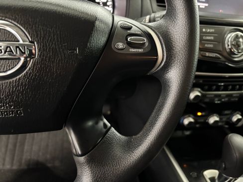 Used 2019 Nissan Pathfinder S image 23