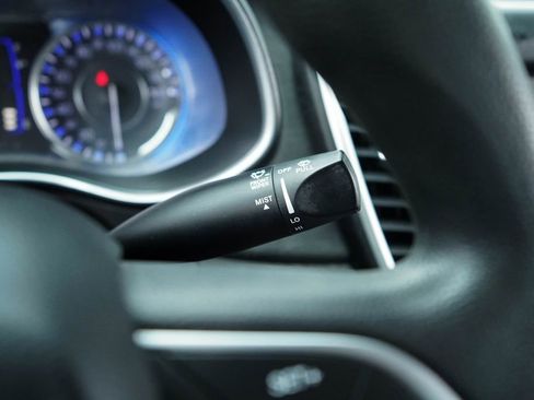 Used 2016 Chrysler 200 Limited image 27