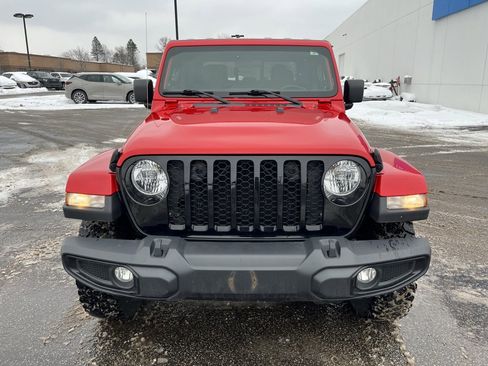 Used 2021 Jeep Gladiator Sport image 2