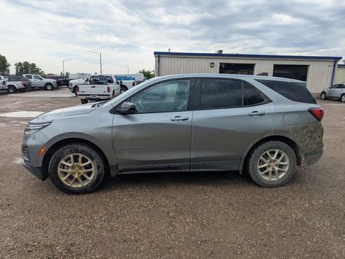 Used 2024 Chevrolet Equinox LS w/ LS Convenience Package AWD/4WD image 17