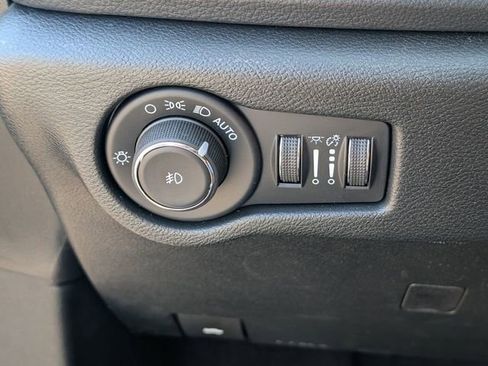 New 2026 Chrysler Pacifica Pinnacle image 15