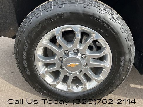 Certified 2025 Chevrolet Silverado 3500 LTZ w/ LTZ Convenience Package image 13