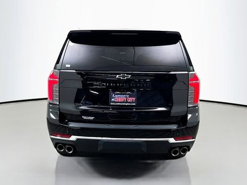Used 2025 Chevrolet Suburban Premier AWD/4WD image 6