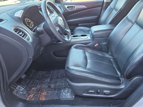 Used 2020 Nissan Pathfinder SL image 15