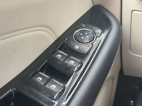 Used 2018 Ford Edge Titanium w/ Equipment Group 301A image 32